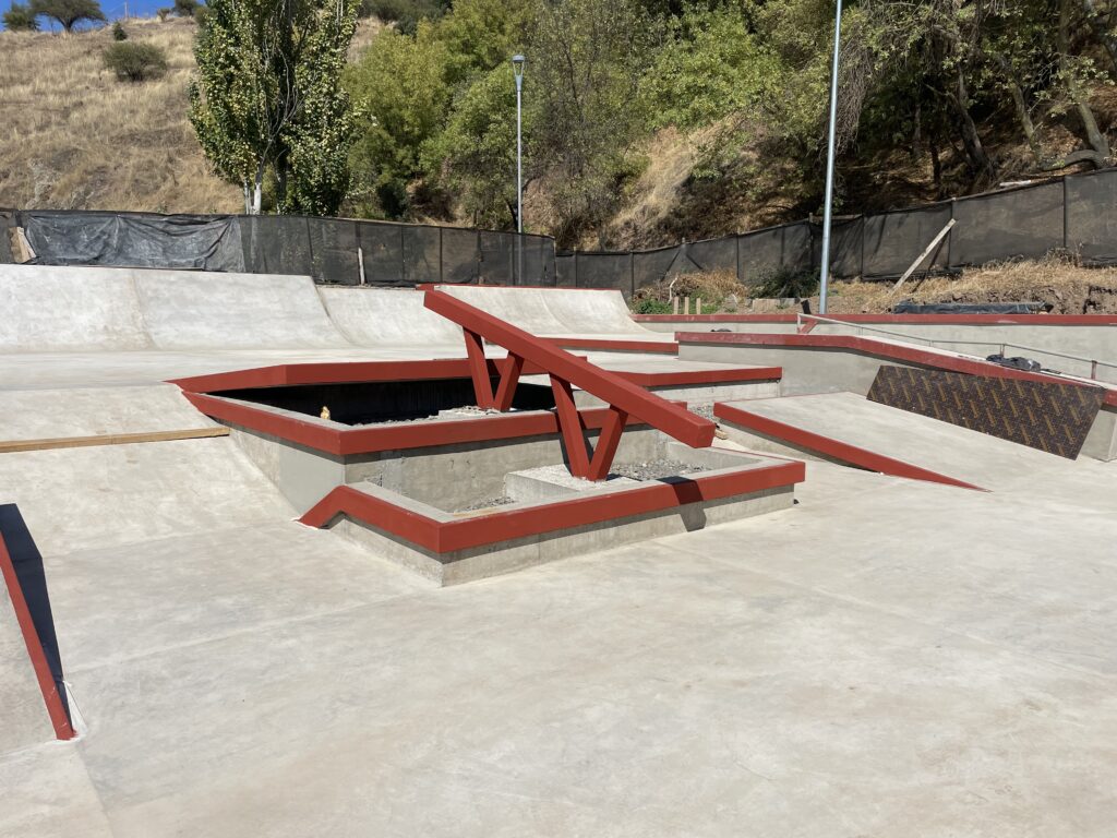 Proceso de Construcción y Certificación Skatepark modalidad Street y Park / Cerro Condel Curico “SERVIU Maule”