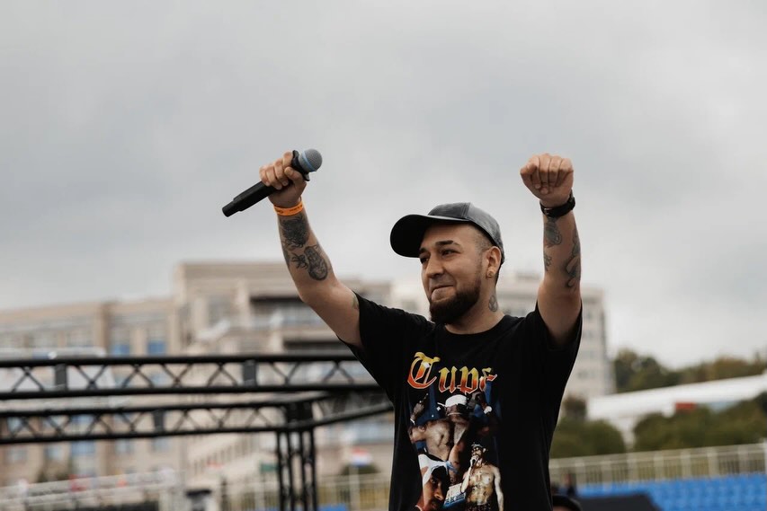 Freestyle rap en el escenario de KARDO 9